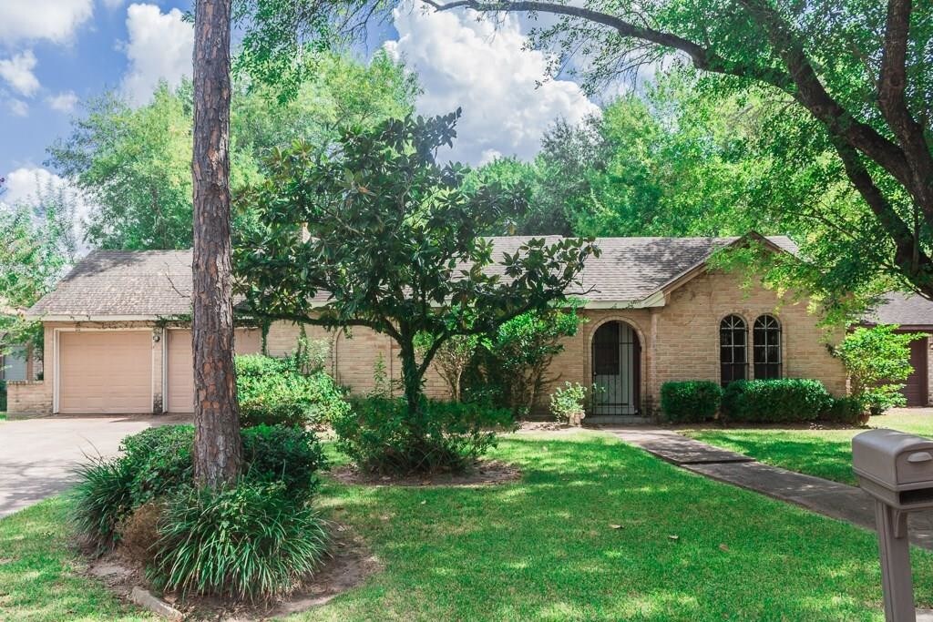 Primary Photo - 2111 Briargreen Dr