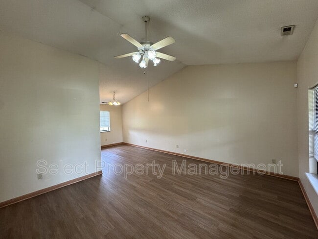 Building Photo - 8422 Lionsgate Run