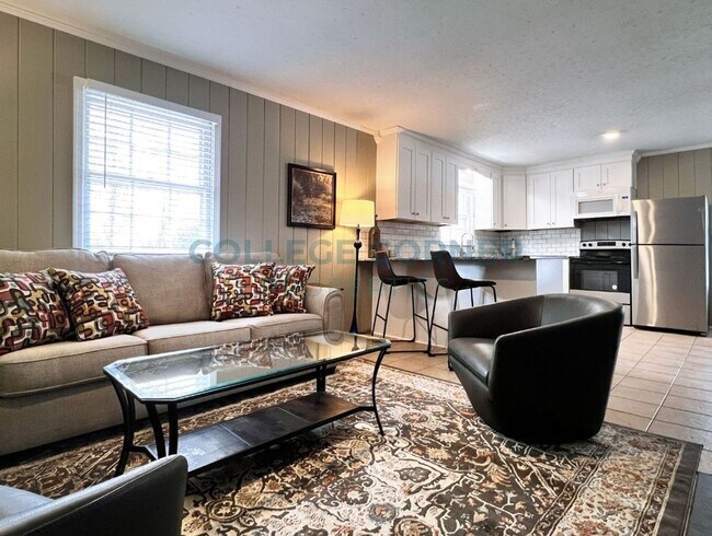 Foto del edificio - 830 Delmonte Dr NW