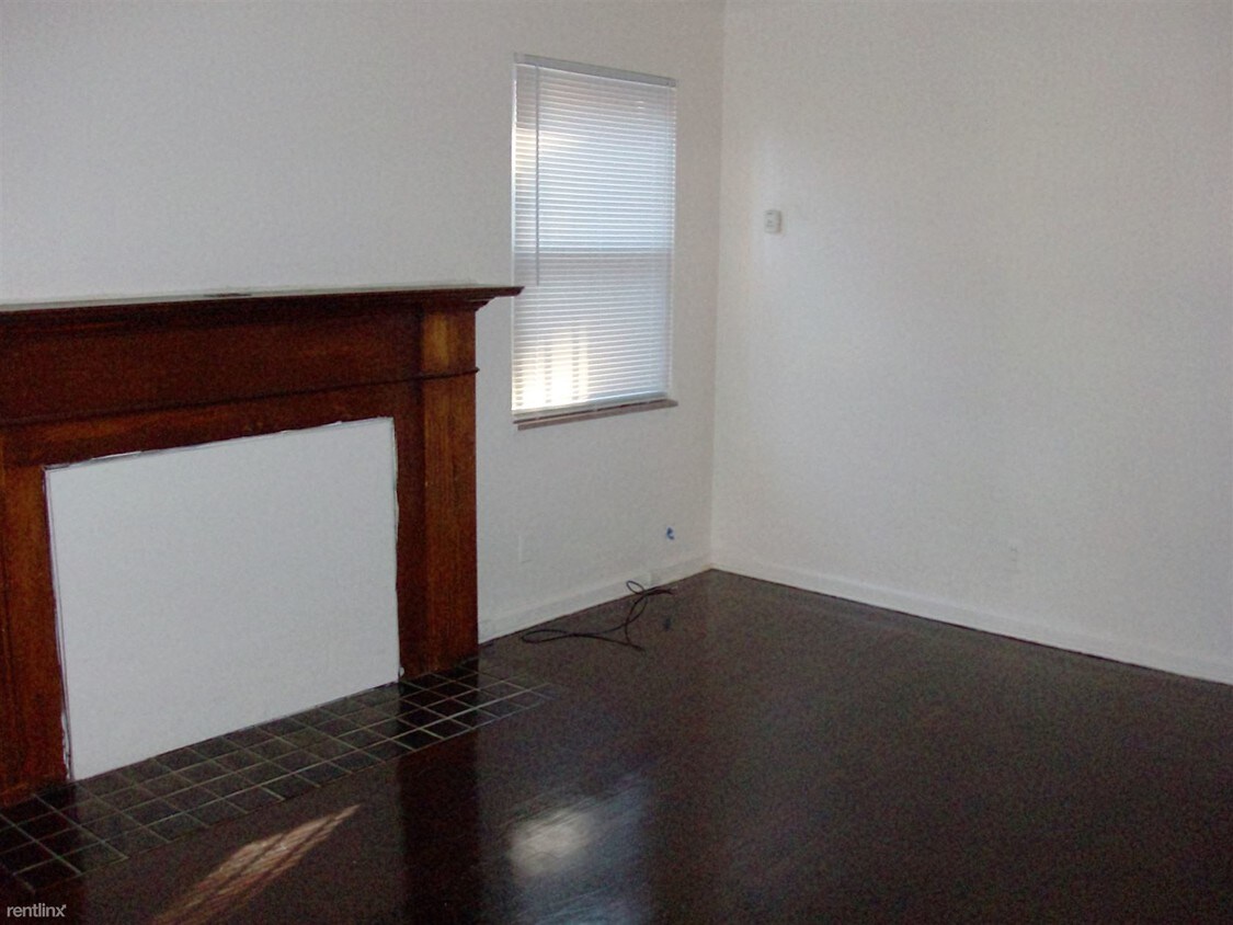 Building Photo - 10568 Roxbury St