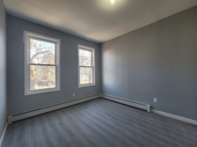 Building Photo - 104 Sunset Ave