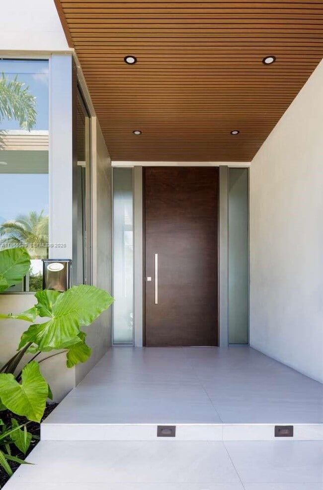 Building Photo - 1830 NE 193rd St