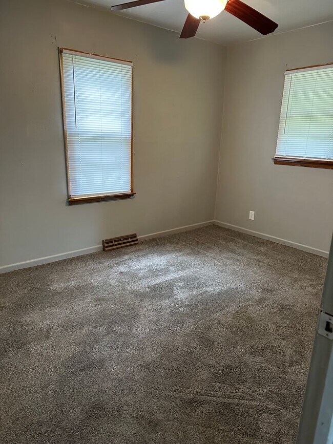 Foto del edificio - 1236 Magnolia Pkwy