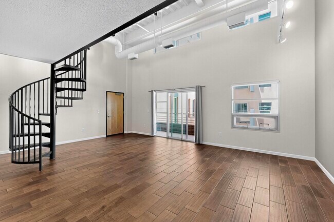 Foto del edificio - 524 Central Ave SW