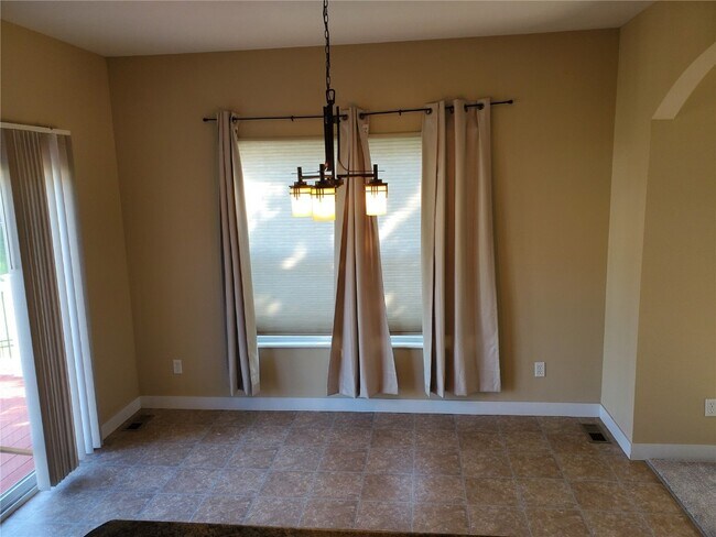 Building Photo - 233 Sunset Villa Cir