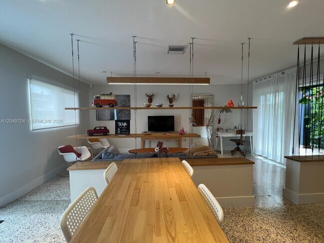 Foto del edificio - 451 SW 24th Rd