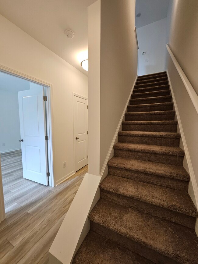 Photo - 128 Rosebush Ln Townhome