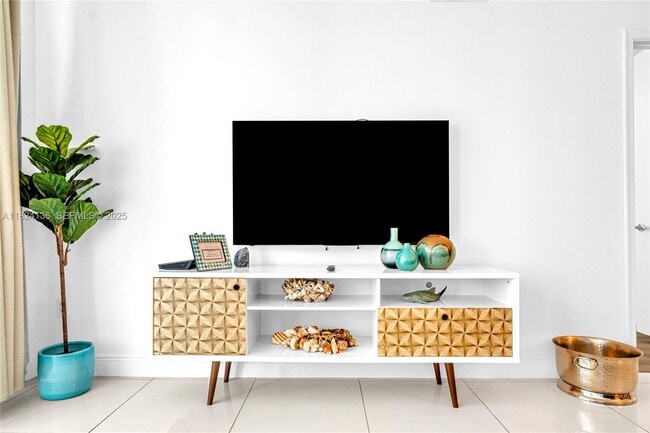 Foto del edificio - 1750 N Bayshore Dr