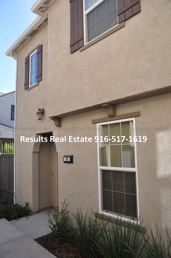 Foto principal - 3 br, 2 bath House - 60 Chambord Way