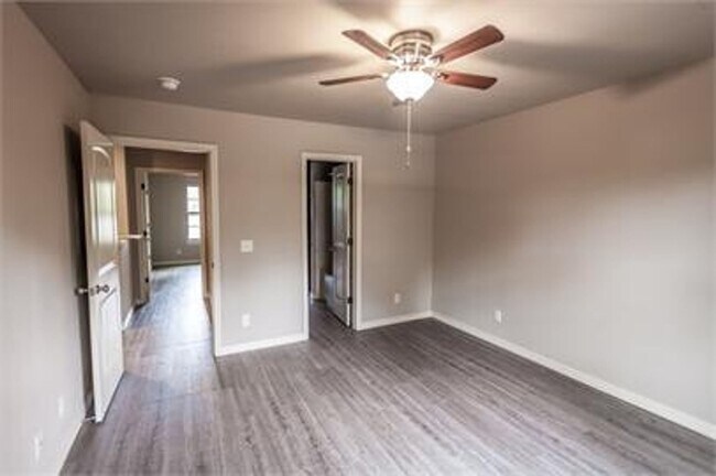 Foto del edificio - 4114 N 54th St