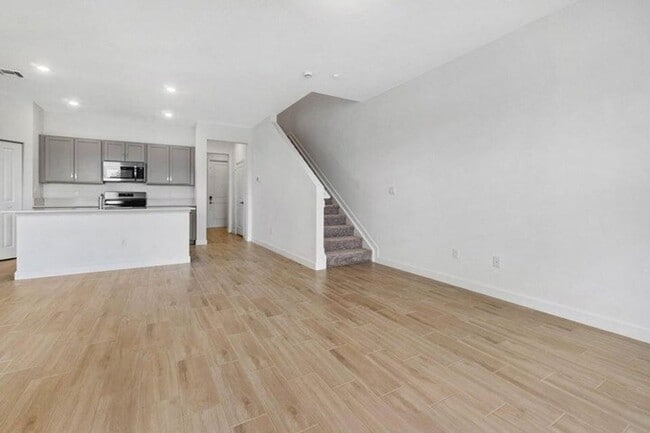 Foto del edificio - 4159 Lagoon Shore Dr