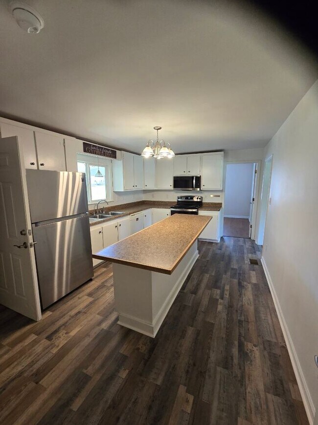 Building Photo - 3 Bed, 2 Bath Home Available in Greer