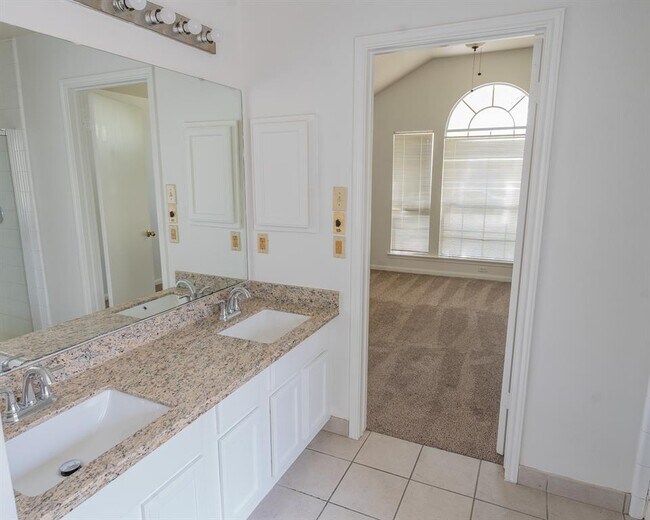 Foto del edificio - 16519 N Meadow Dr