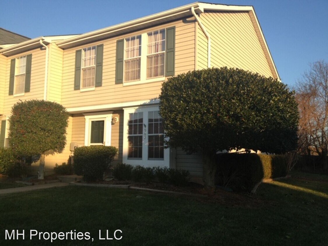 Primary Photo - 3 br, 2 bath House - 962 Gainsborough Court