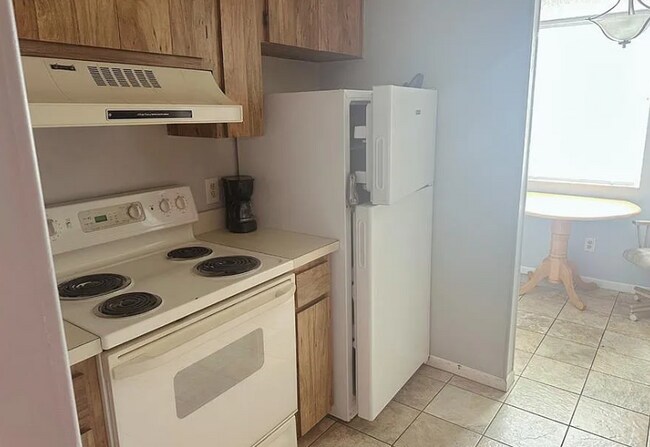 Foto del edificio - 5541 Bay Blvd