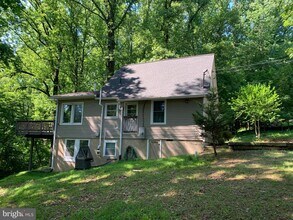 Building Photo - 132 Pinecrest Ln