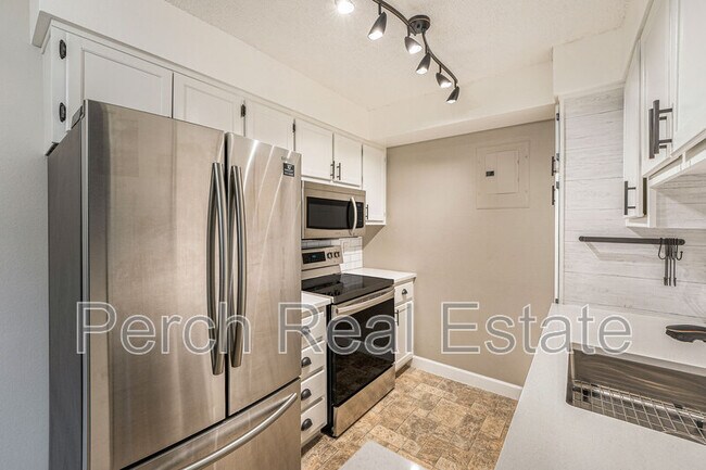 Foto del edificio - 7040 W 20th Ave