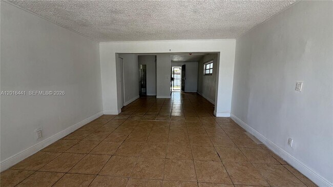 Building Photo - 2230 Service Rd