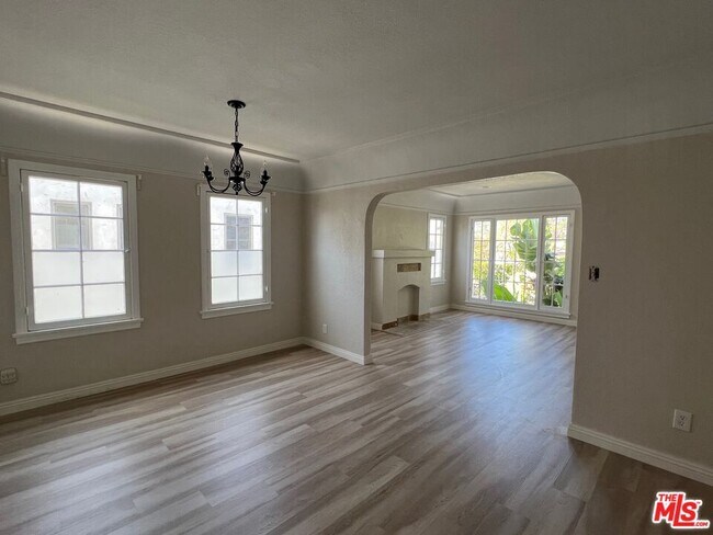 Foto del edificio - 1282 S Highland Ave