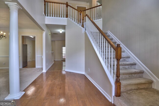 Building Photo - 2311 Ravinia Ct NE