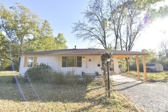 Building Photo - 2125 Hairston St