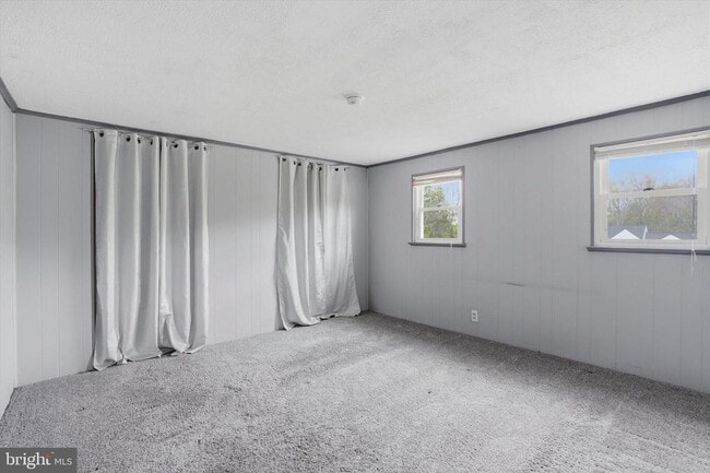 Foto del edificio - 847 Faust Rd