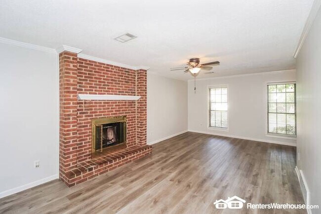 Foto del edificio - Renovated 2 Story Cordova Home