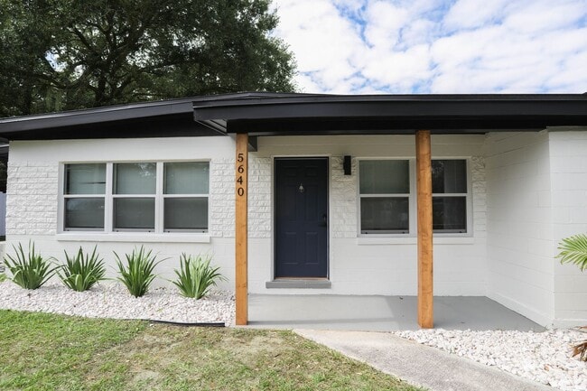 Building Photo - 5642 Birr Ct