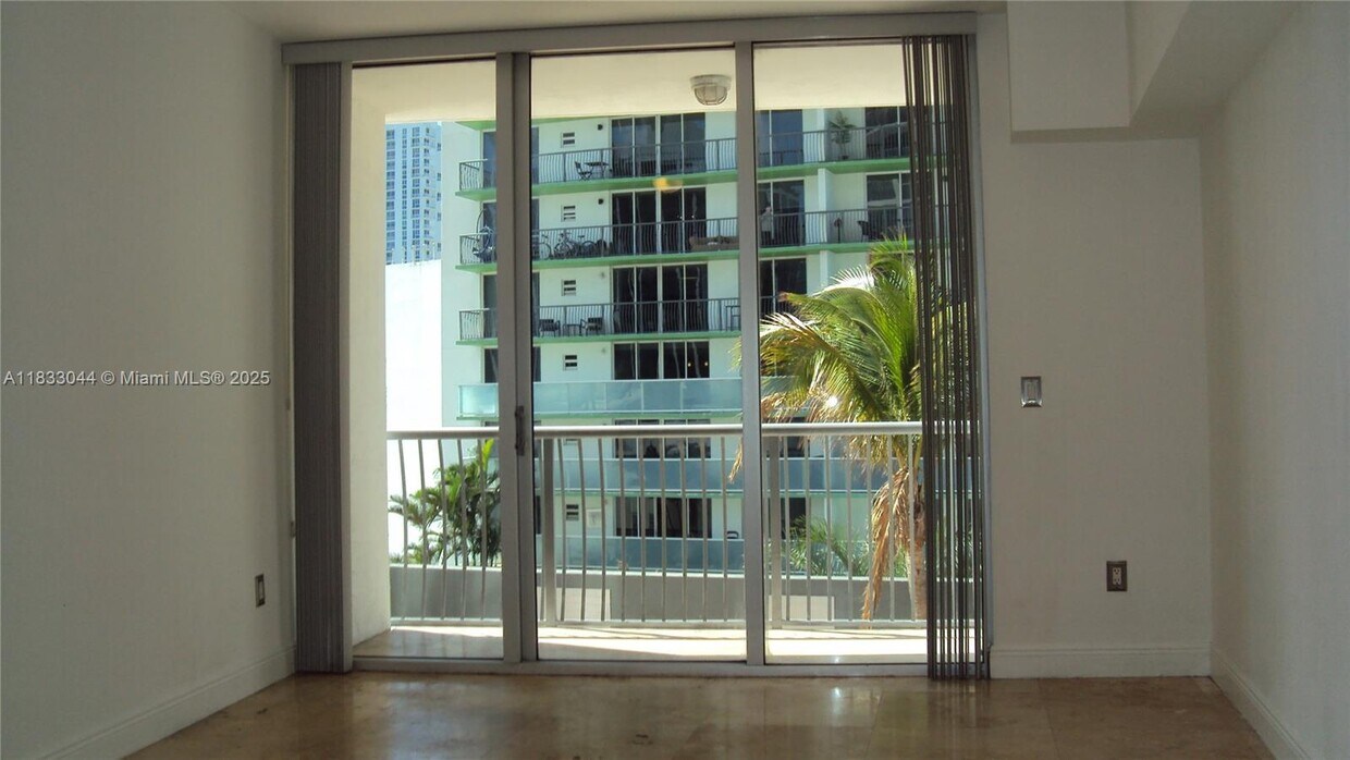 Foto principal - 1750 N Bayshore Dr