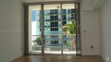 Building Photo - 1750 N Bayshore Dr