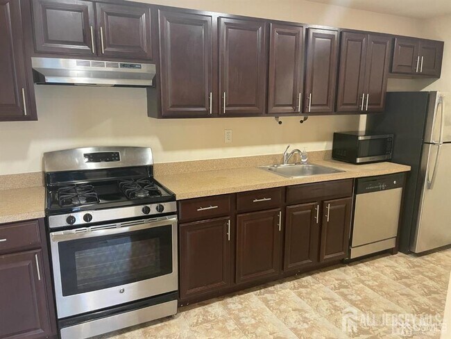 Foto del edificio - 1301 Cricket Ln