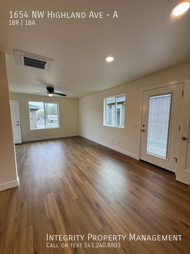 Foto del edificio - 1654 NW Highland Ave