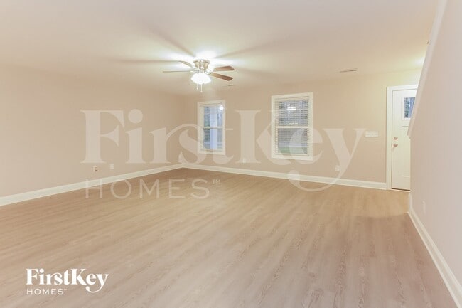 Building Photo - 1520 Longbow Dr