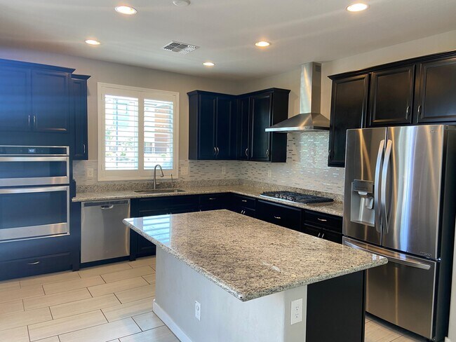 Cocina abierta - 1326 N Zane Dr