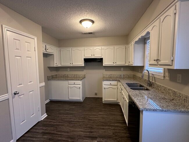 Foto del edificio - 7098 Markim Dr