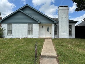 Building Photo - 2825 Stoneridge Dr