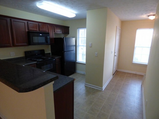 Building Photo - 1306 Vermont Ct