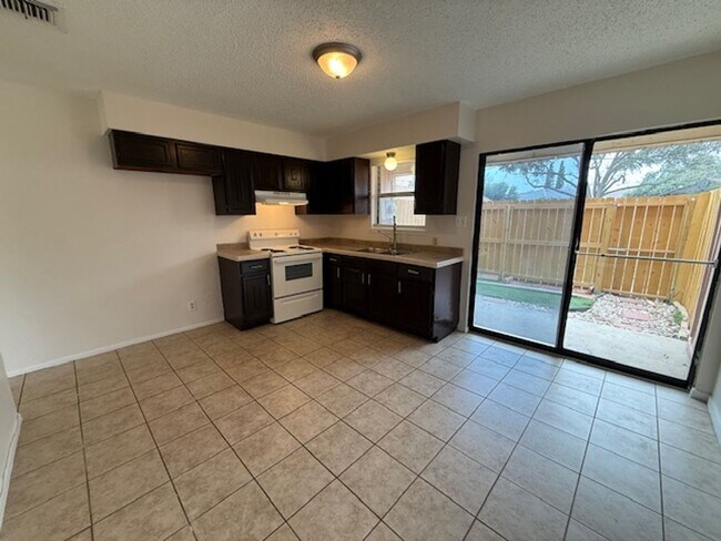 Foto del edificio - 110 Merlin Rd