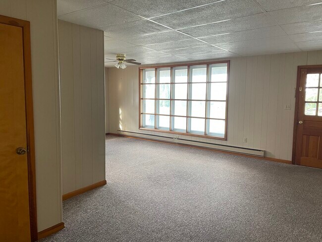 Building Photo - 1003 Bushkill Center Rd