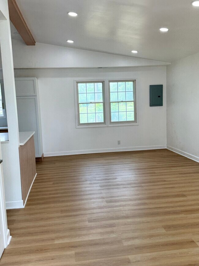Foto del edificio - 744 E 48th Pl