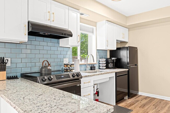 Foto del edificio - 18415 Sharon Ln