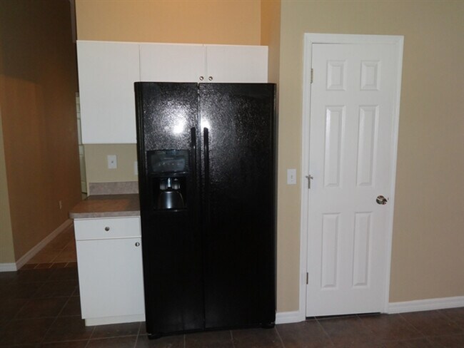 Building Photo - 14118 Yellow Wood Cir