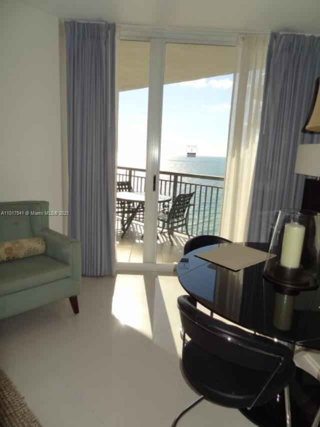 Building Photo - 17375 Collins Ave