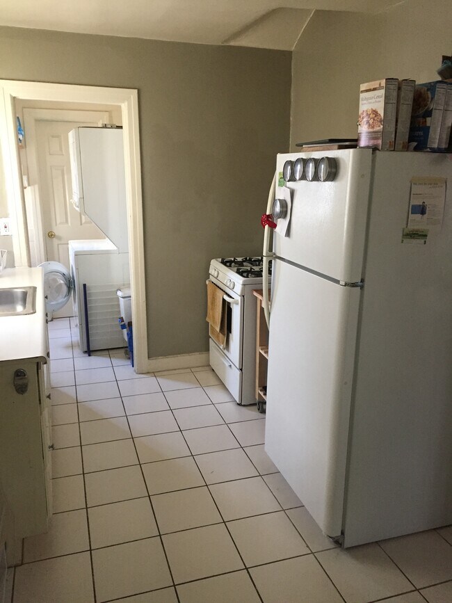 Kitchen into Laundry - 1322 Echo Park Ave