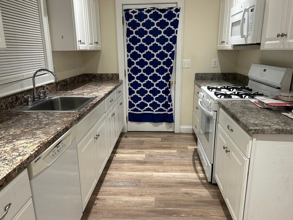 12 Auburn St Unit 1, Malden, MA 02148 Room for Rent in Malden, MA