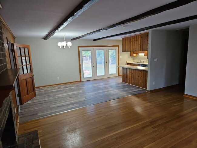 Building Photo - 2170 Portugee Rd