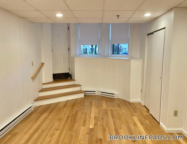 Foto del edificio - 1077 Beacon St