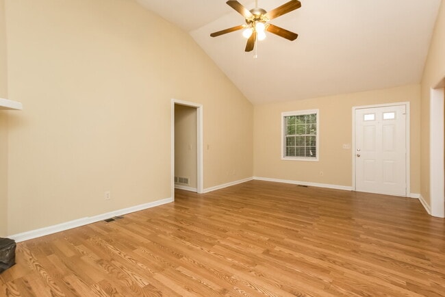 Building Photo - 1610 Summit Ridge