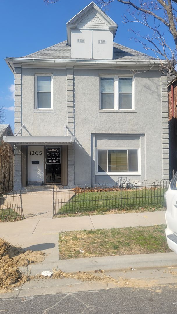 Building Photo - 1205 Jules St