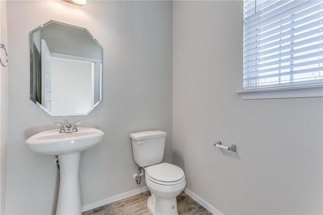 Building Photo - 131 Trailside Ln